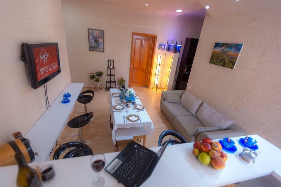 Wine Hostel Тбілісі Екстер'єр фото